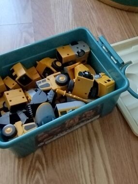 Yellow and Gray Construction Toy Vehicle Set Kids Magnetic Toys